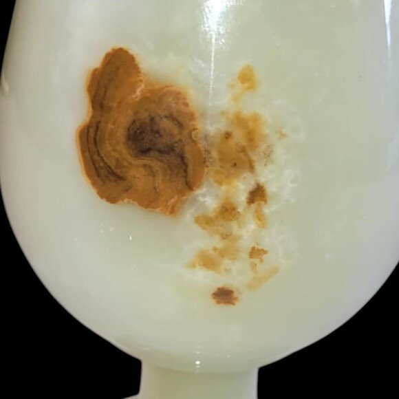 Elegant Green Onyx Carved Stone Goblet – Polished Floral Design, Unique Red Mark - Picture 7 of 10
